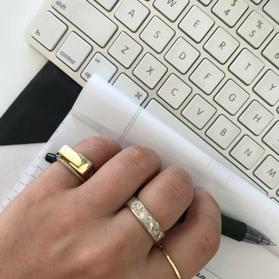 Ready To Ship Lizzie Mandler | Alternating Trillion Eternity Band Yellow Gold